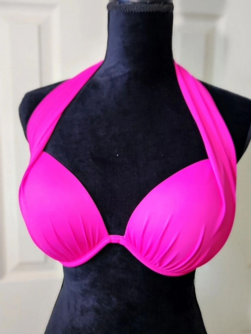 NWOT VENUS Lipstick Pink Halter Bikini Top Size DD
